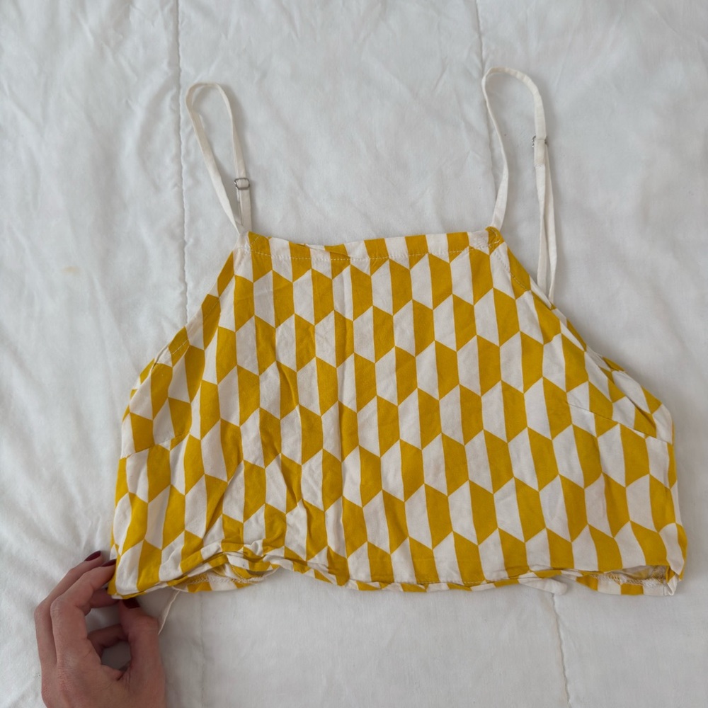 Chic Yellow and White Geometric Crop Top